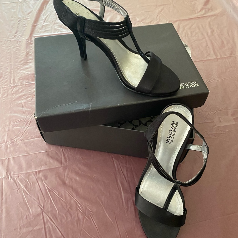Kenneth Cole Reaction Elegant Black Heels